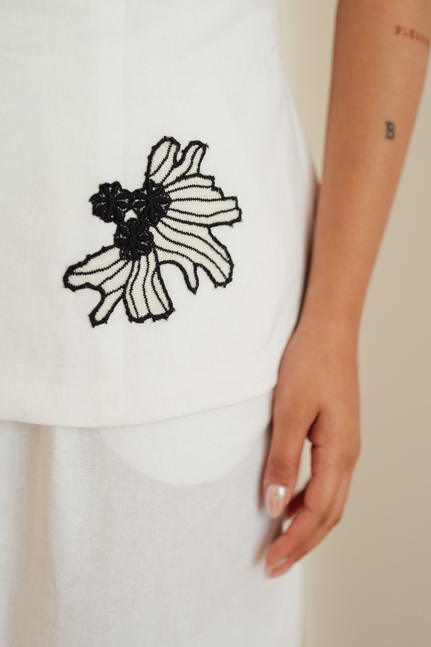 Malu Top - White Flowers