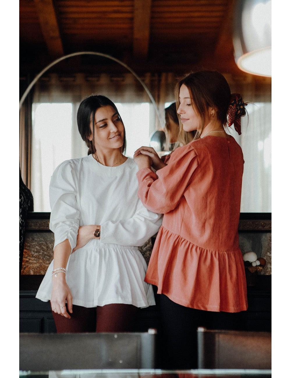 Camelie Blouse White - Fluffy Feet 